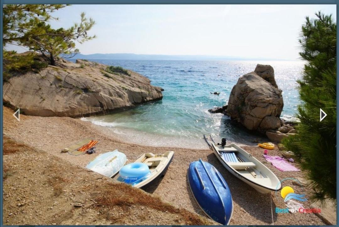 Apartmani Mares - 20 M From The Beach Brela Esterno foto