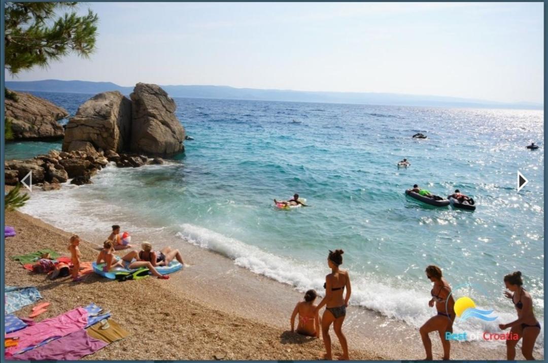 Apartmani Mares - 20 M From The Beach Brela Esterno foto
