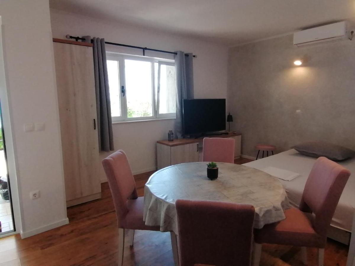Apartmani Mares - 20 M From The Beach Brela Camera foto