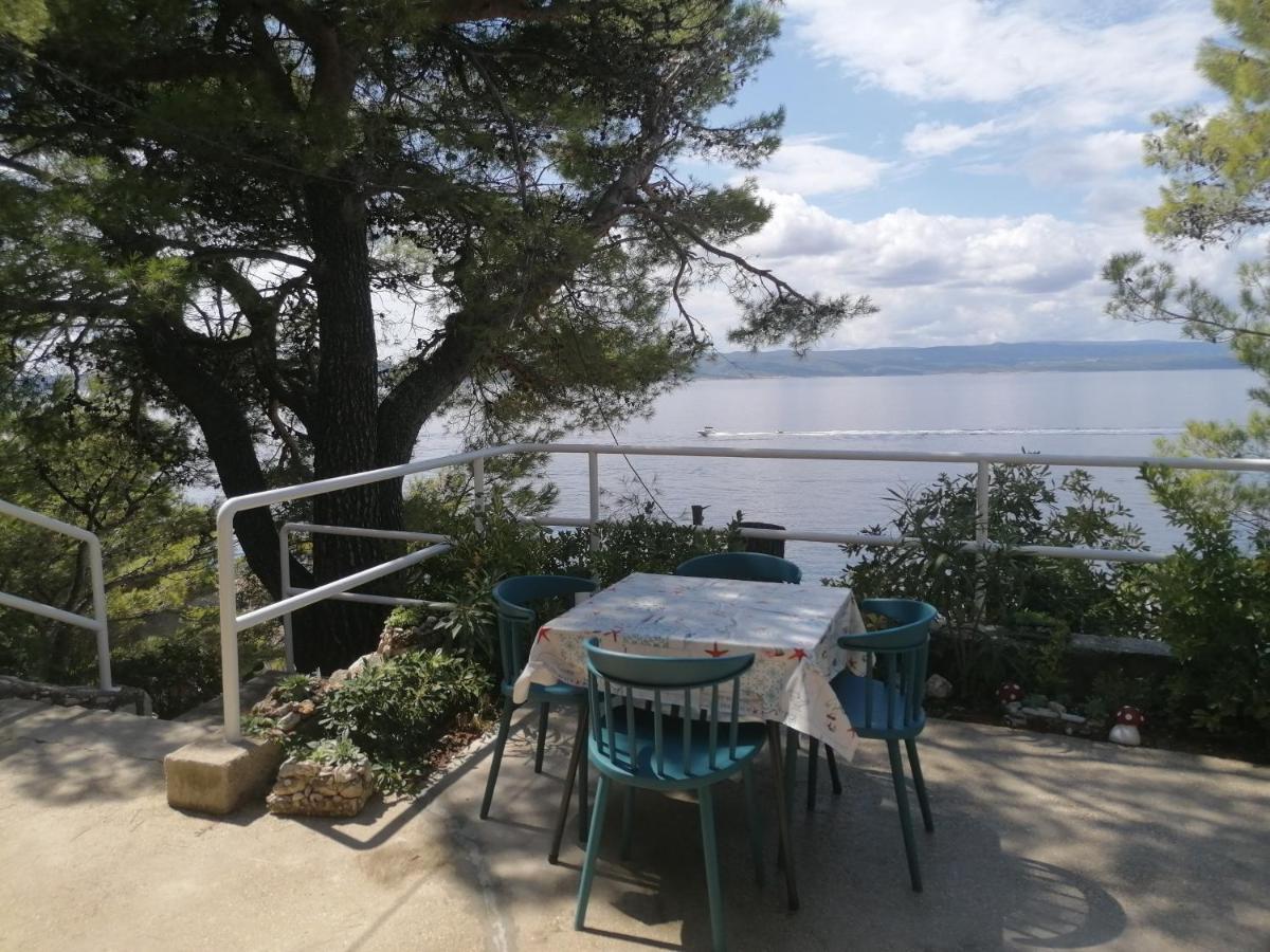 Apartmani Mares - 20 M From The Beach Brela Esterno foto