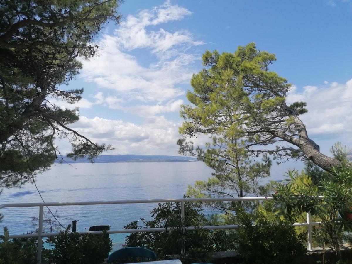Apartmani Mares - 20 M From The Beach Brela Esterno foto