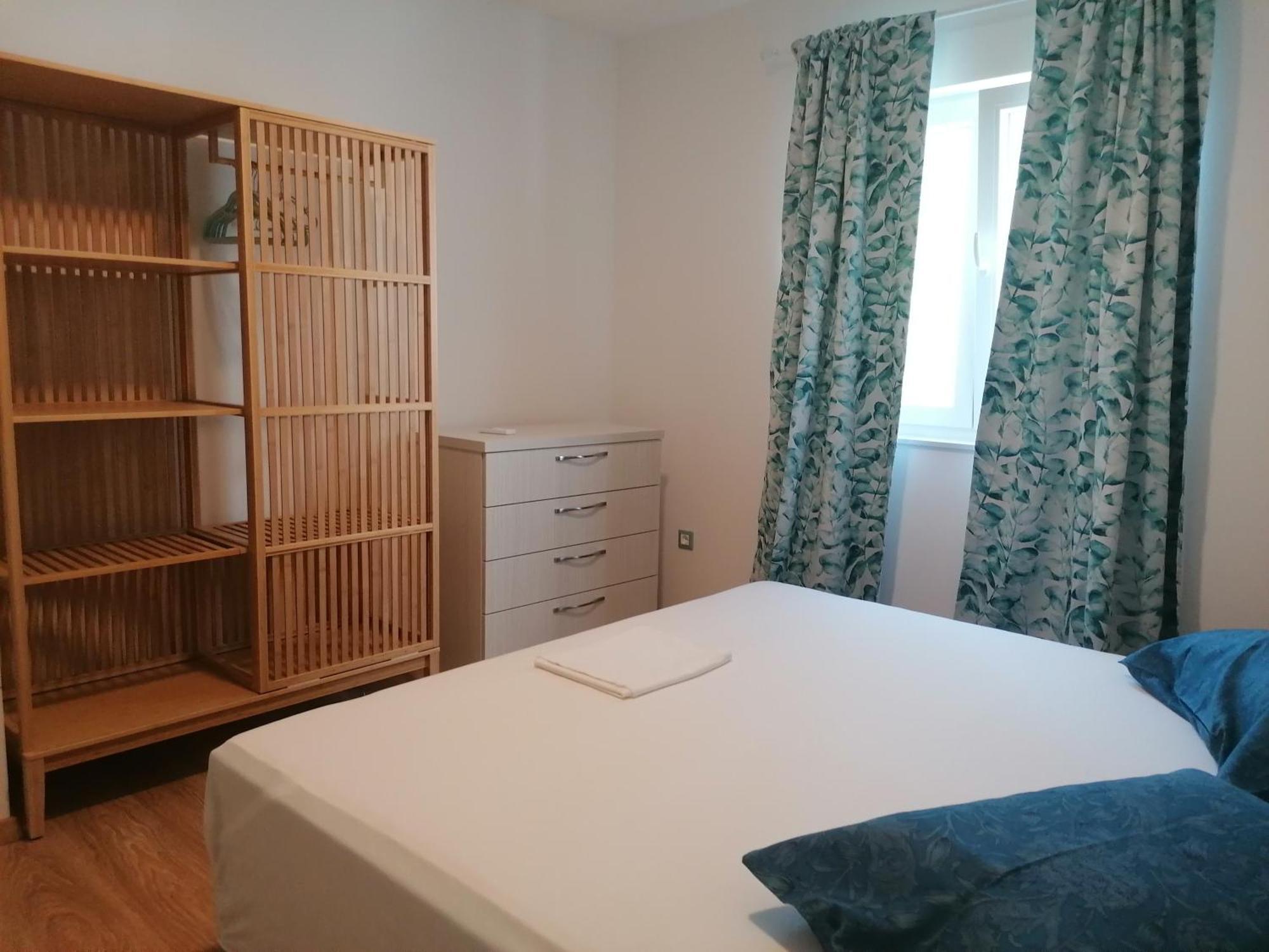 Apartmani Mares - 20 M From The Beach Brela Esterno foto