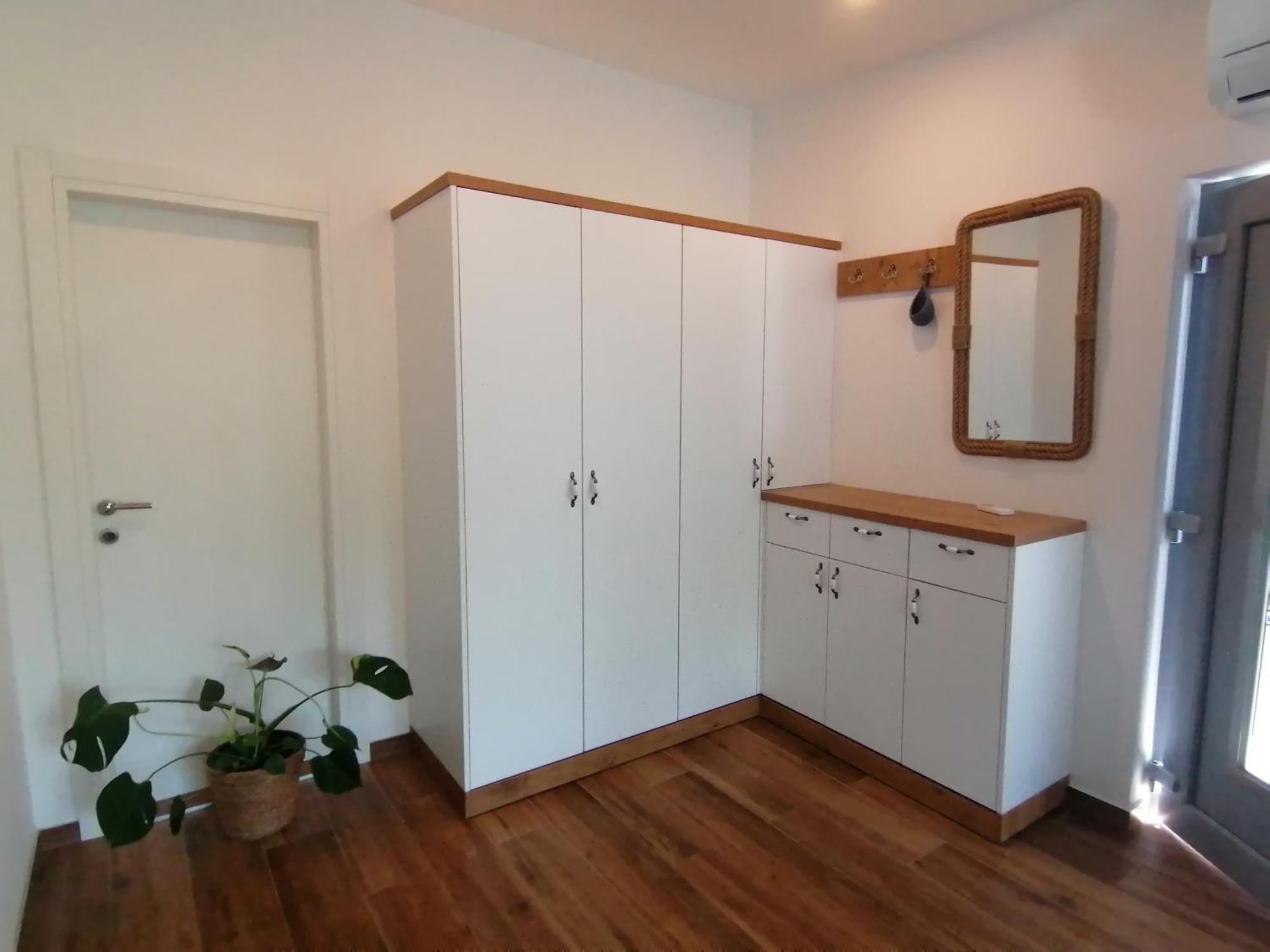 Apartmani Mares - 20 M From The Beach Brela Esterno foto