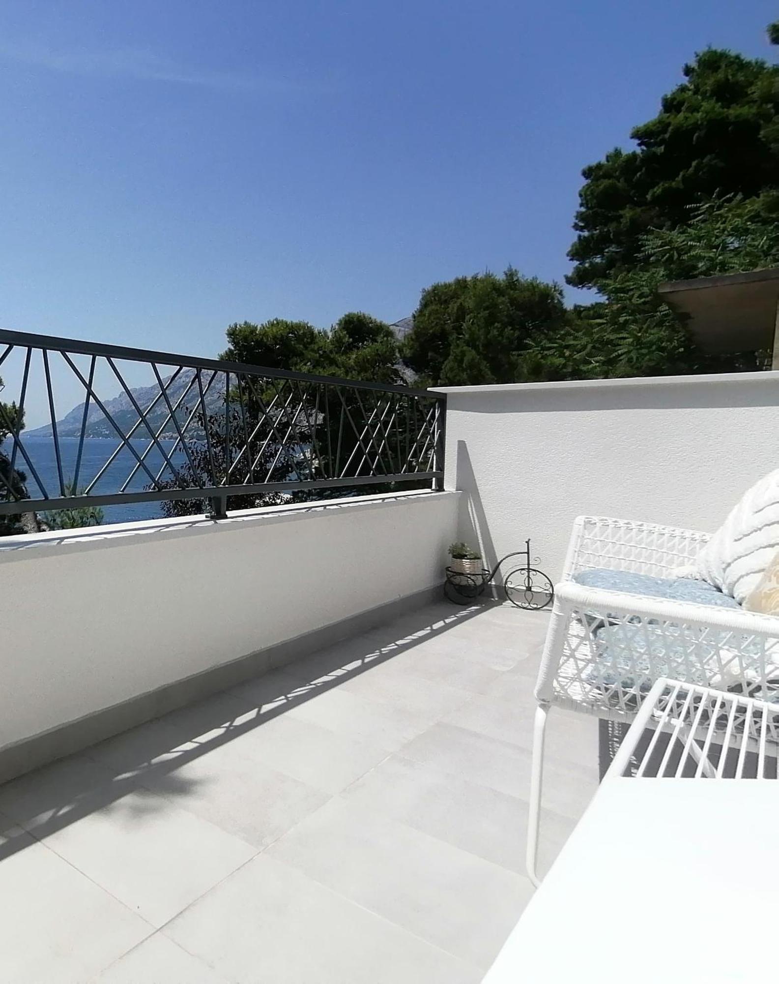 Apartmani Mares - 20 M From The Beach Brela Esterno foto