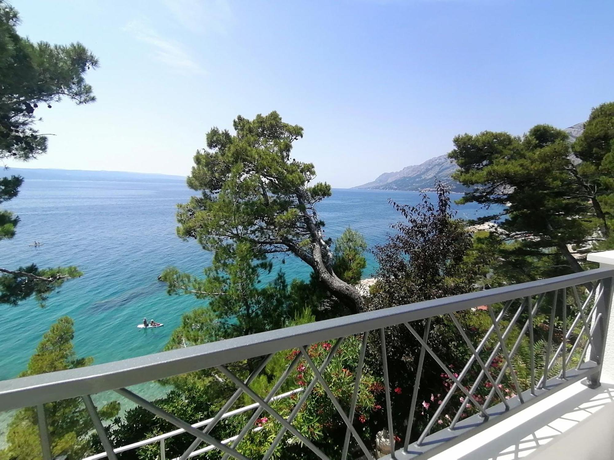 Apartmani Mares - 20 M From The Beach Brela Esterno foto